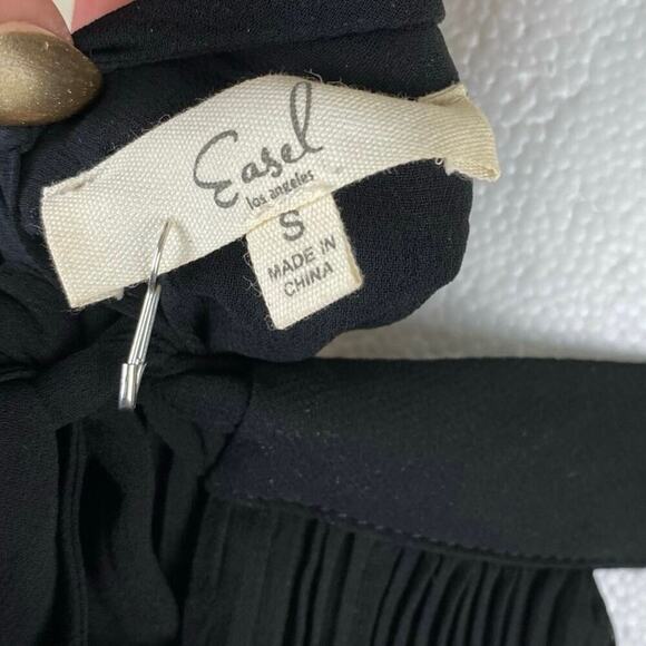 Easel Pleated Halter Top Small Black Sleeveless Tie Neck Detail - Picture 9 of 11